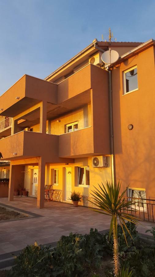 Apartments One Palm Podstrana Esterno foto